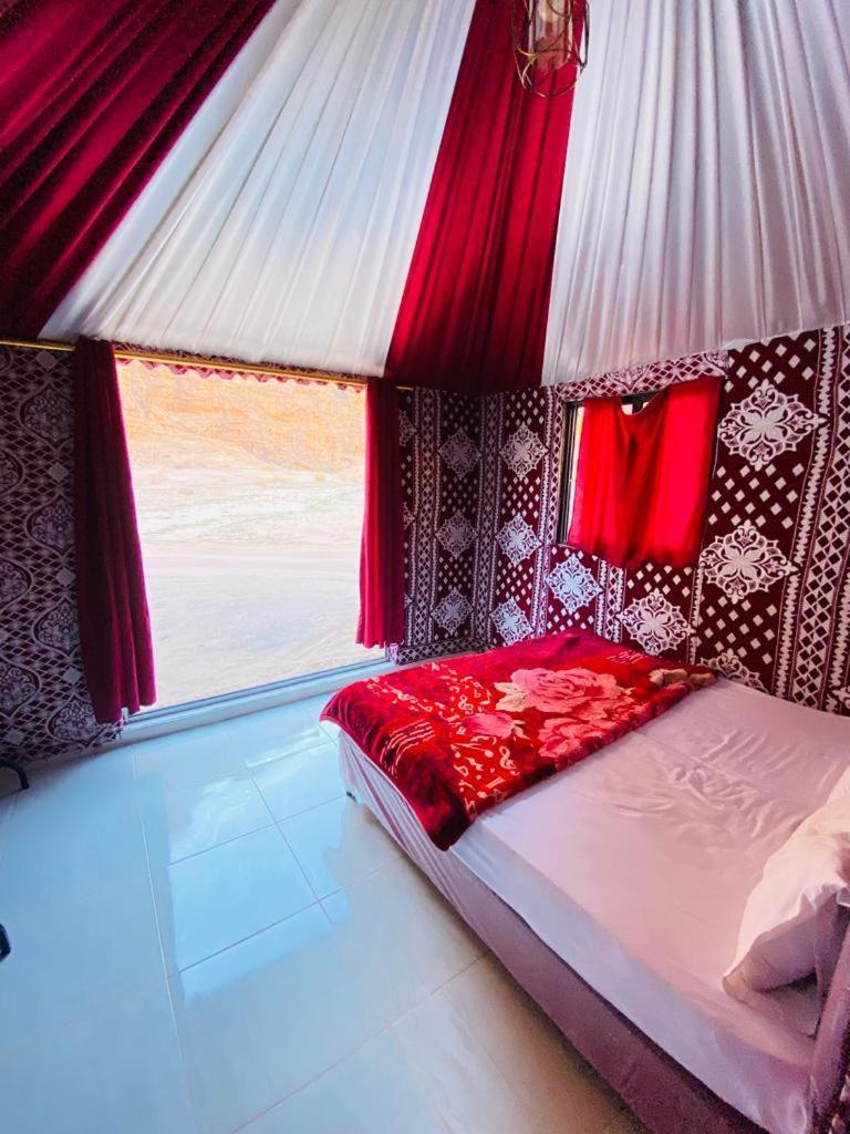 Sunrise Luxury Camp Hotel Wadi Rum Exterior photo