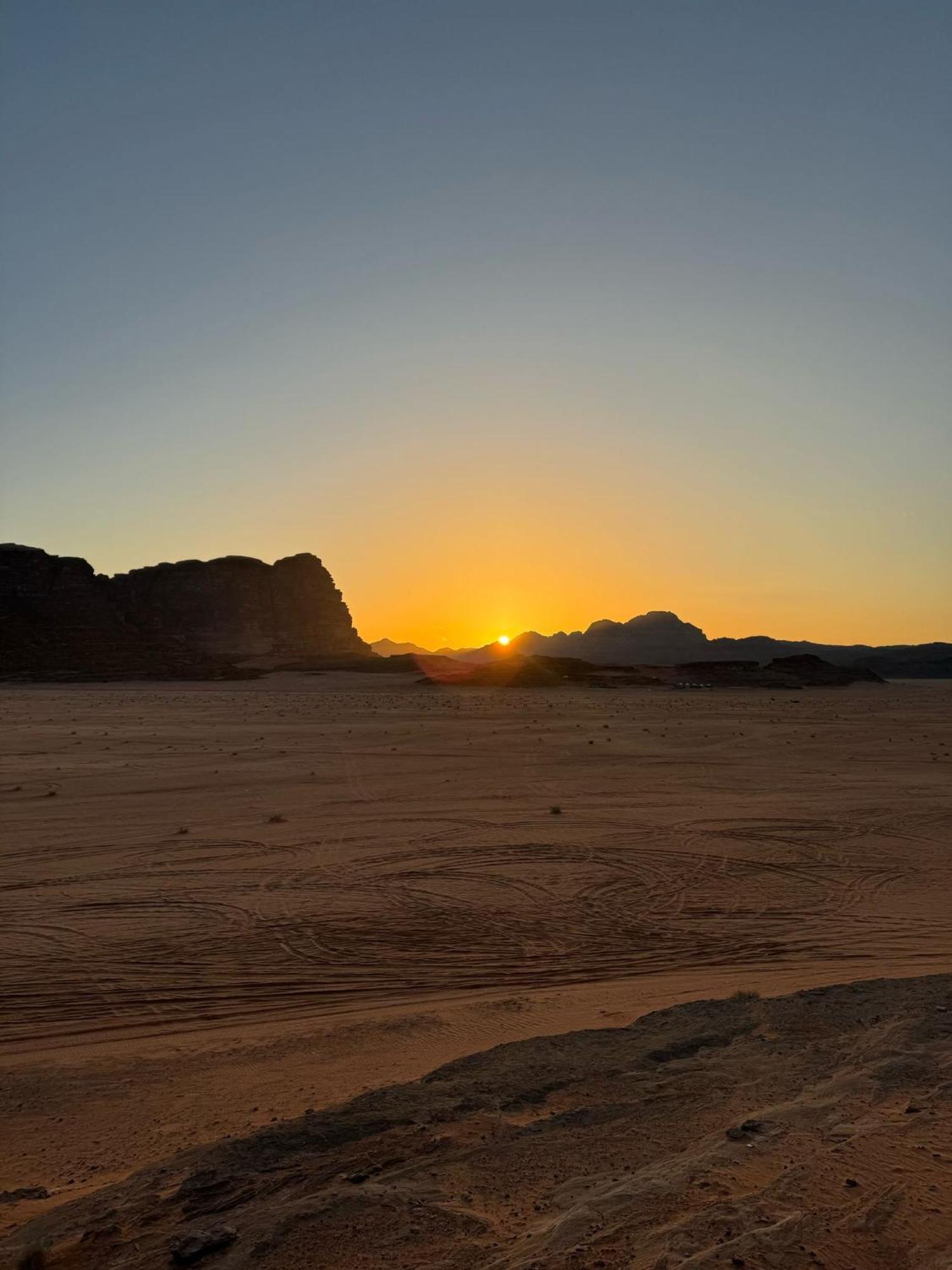Sunrise Luxury Camp Hotel Wadi Rum Exterior photo